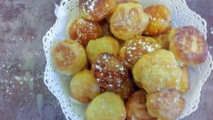 Read more about the article Best Donut Holes (Homemade Donut Recipe)