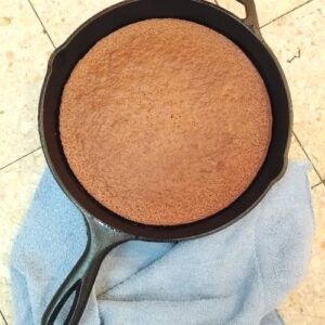 Read more about the article Honey Cake Recipe {In a Cast Iron Skillet}